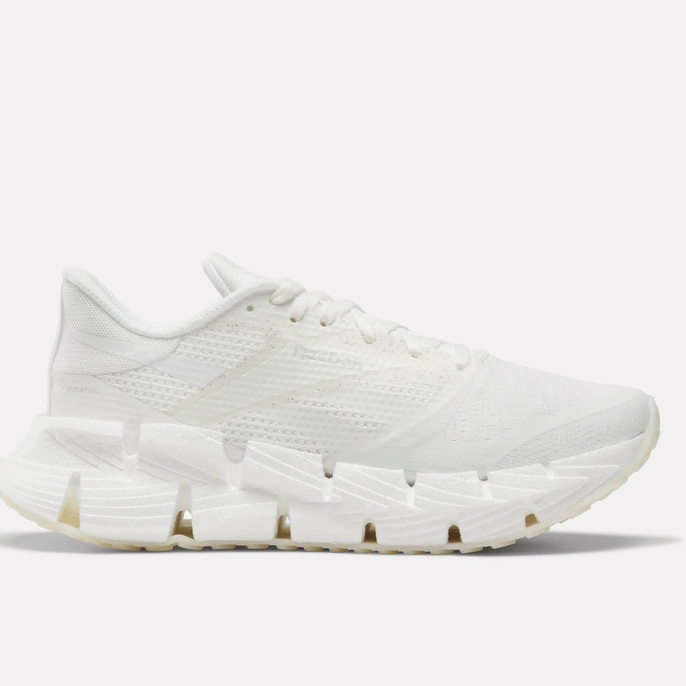 Reebok Women's White Floatzig Running Shoes